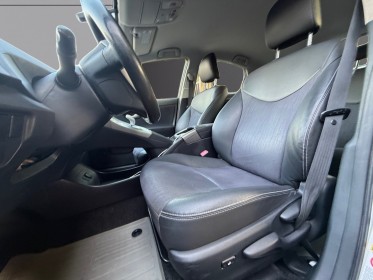 Toyota prius rechargeable 136h dynamic - garantie 12mois - entretien a jour - historique toyota - camera de recul - sieges......
