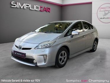 Toyota prius rechargeable 136h dynamic - garantie 12mois - entretien a jour - historique toyota - camera de recul - sieges......