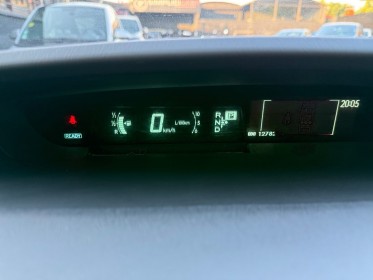 Toyota prius rechargeable 136h dynamic - garantie 12mois - entretien a jour - historique toyota - camera de recul - sieges......