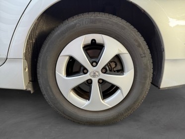 Toyota prius rechargeable 136h dynamic - garantie 12mois - entretien a jour - historique toyota - camera de recul - sieges......