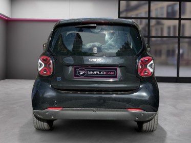 Smart fortwo coupe eq 82 ch prime - carplay - sièges chauffants en cuir - feux led - clim auto occasion champigny-sur-marne...
