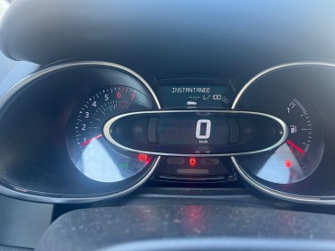 Renault clio iv tce 120 energy intens - phase 2 - faible kms garantie 12 mois occasion simplicicar lyon nord  simplicicar...