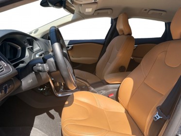Volvo v40 cross country d3 150 geartronic 6 momentum occasion simplicicar les sables-d'olonne simplicicar simplicibike france