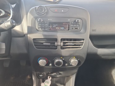 Renault clio iv 1.2 16v 75 life - entretien complet disponible - garantie 12 mois occasion parc voitures beauvais simplicicar...
