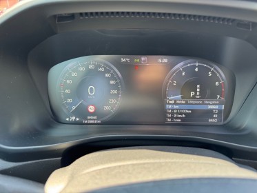 Volvo xc40 t3 163ch geartronic 8 r-design occasion montpellier (34) simplicicar simplicibike france