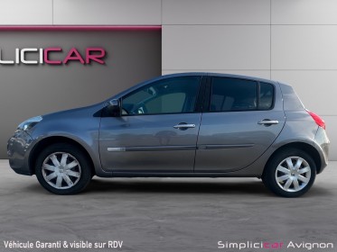 Renault clio iii tce 100 eco2 exception tomtom euro 5 occasion avignon (84) simplicicar simplicibike france