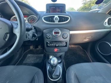 Renault clio iii tce 100 eco2 exception tomtom euro 5 occasion avignon (84) simplicicar simplicibike france