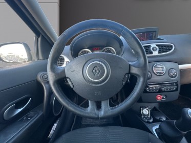 Renault clio iii tce 100 eco2 exception tomtom euro 5 occasion avignon (84) simplicicar simplicibike france