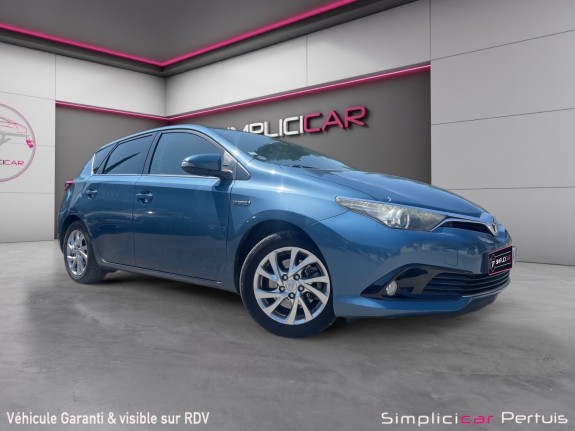 Toyota auris touring sports hybride  136h dynamic  // attelage remorque occasion simplicicar pertuis  simplicicar...