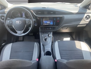 Toyota auris touring sports hybride  136h dynamic  // attelage remorque occasion simplicicar pertuis  simplicicar...