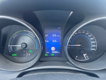 Toyota auris touring sports hybride  136h dynamic  // attelage remorque occasion simplicicar pertuis  simplicicar...