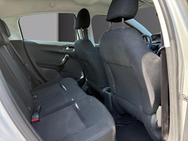 Peugeot 208 signature 82ch bvm5 - radar de recul - carplay - entretien complet peugeot occasion simplicicar rennes...