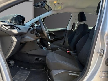 Peugeot 208 signature 82ch bvm5 - radar de recul - carplay - entretien complet peugeot occasion simplicicar rennes...