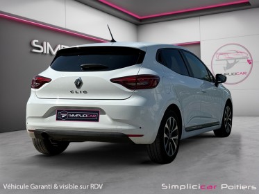 Renault clio v tce 100 zen carplay régulateur garantie 12 mois occasion simplicicar poitiers simplicicar simplicibike france