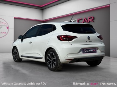 Renault clio v tce 100 zen carplay régulateur garantie 12 mois occasion simplicicar poitiers simplicicar simplicibike france