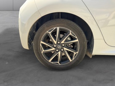 Toyota yaris hybride my22 116h design   9980 km   garantie 12 mois occasion simplicicar toulon est simplicicar simplicibike...