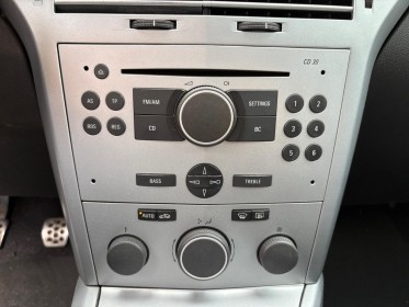 Opel astra gtc 2.0 turbo 170ch sport - clim auto - régulateur - feu et essuis glace automatique occasion simplicicar rennes...