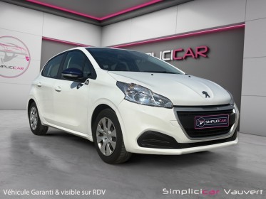 Peugeot 208 1.2 ess 68ch bvm5 like, climatisation, courroie de distribution neuve, garantie 12 mois occasion simplicicar...