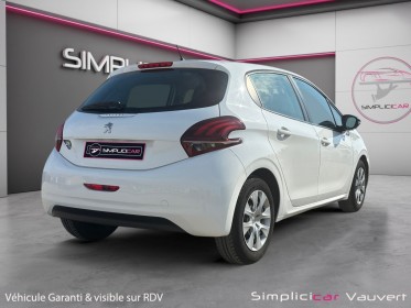 Peugeot 208 1.2 ess 68ch bvm5 like, climatisation, courroie de distribution neuve, garantie 12 mois occasion simplicicar...