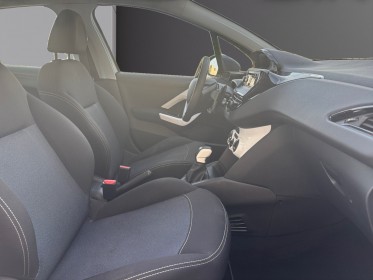 Peugeot 208 1.2 ess 68ch bvm5 like, climatisation, courroie de distribution neuve, garantie 12 mois occasion simplicicar...