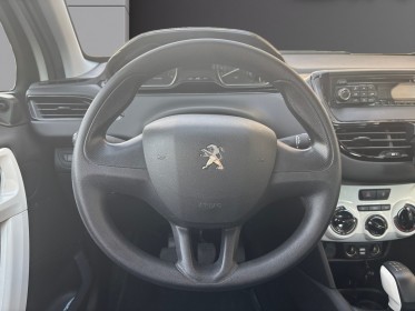Peugeot 208 1.2 ess 68ch bvm5 like, climatisation, courroie de distribution neuve, garantie 12 mois occasion simplicicar...