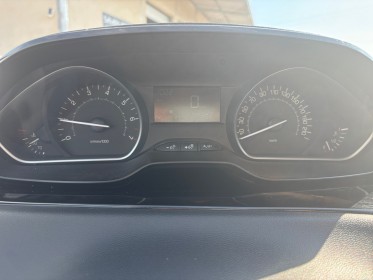 Peugeot 208 1.2 ess 68ch bvm5 like, climatisation, courroie de distribution neuve, garantie 12 mois occasion simplicicar...