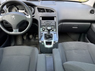 Peugeot 5008 1.6 bluehdi 120ch ss bvm6 active 12 mois de garantie occasion simplicicar brest simplicicar simplicibike france