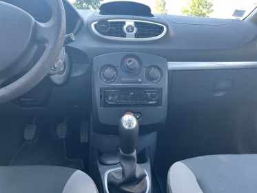 Renault clio iii 1.2 16v 75 eco2 authentique euro 5 occasion simplicicar lyon nord  simplicicar simplicibike france