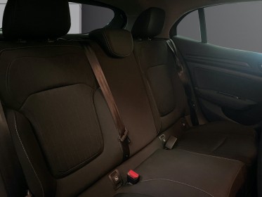 Renault megane iv berline tce 115 fap limited garantie 12 mois occasion simplicicar saint-jean simplicicar simplicibike france
