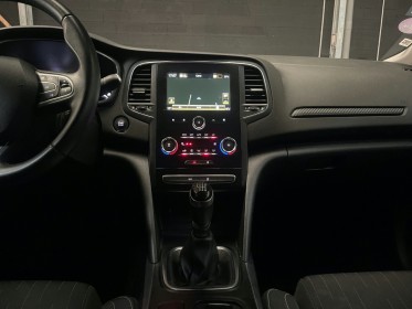 Renault megane iv berline tce 115 fap limited garantie 12 mois occasion simplicicar saint-jean simplicicar simplicibike france