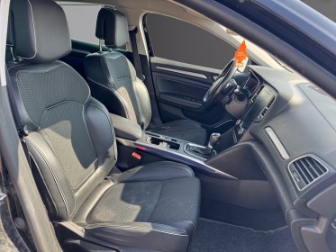 Renault megane iv berline tce 130 edc intens bose sièges chauffant/massant caméra garantie 12 mois occasion troyes...