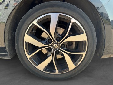 Renault megane iv berline tce 130 edc intens bose sièges chauffant/massant caméra garantie 12 mois occasion troyes...