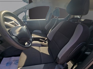 Peugeot 207 1.4 hdi 70ch blue lion active distri ok occasion avignon (84) simplicicar simplicibike france