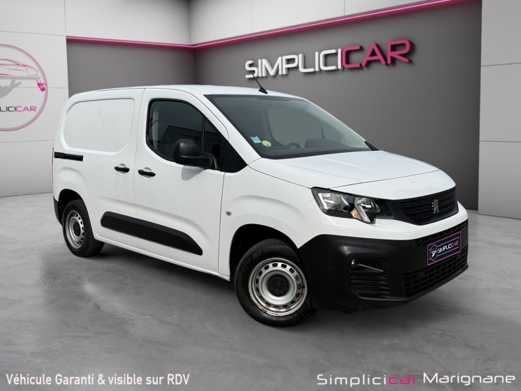 Peugeot partner long 1,5 blue hdi 75 ch - 1 ere main - 3 places - radar de stationnement - regulateur vitesse - clim -...... Peugeot partner long 1,5 blue hdi 75 ch - 1 ere main - 3 places - radar de stationnement - regulateur vitesse - clim -......