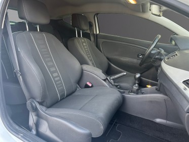 Renault megane iii coupe tce 115 energy eco2 intens - radar de recul - bluetooth - garantie 12 mois occasion simplicicar...