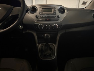 Hyundai i10 1.0 66 bvm5 initia garantie 12 mois occasion simplicicar le mans simplicicar simplicibike france