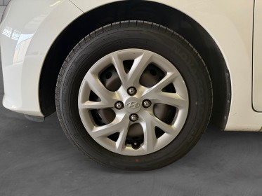 Hyundai i10 1.0 66 bvm5 initia garantie 12 mois occasion simplicicar le mans simplicicar simplicibike france