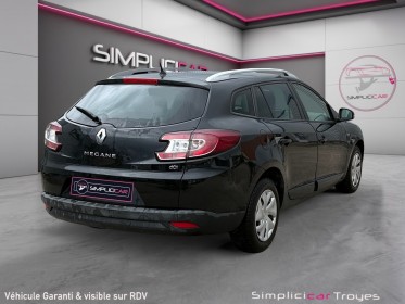 Renault megane iii estate 1.5 dci 110  limited carte mains libres régulateur clim auto gps garantie 12 mois occasion troyes...