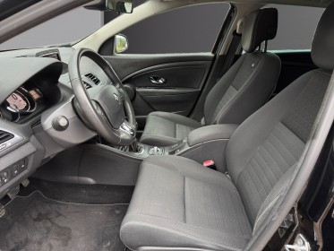 Renault megane iii estate 1.5 dci 110  limited carte mains libres régulateur clim auto gps garantie 12 mois occasion troyes...