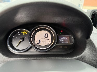 Renault megane iii estate 1.5 dci 110  limited carte mains libres régulateur clim auto gps garantie 12 mois occasion troyes...