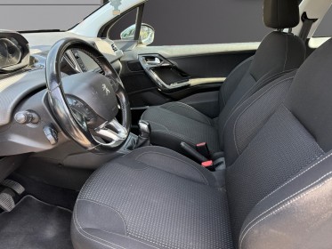 Peugeot 208 1.2 puretech 82ch bvm5 allure occasion simplicicar carcassonne simplicicar simplicibike france