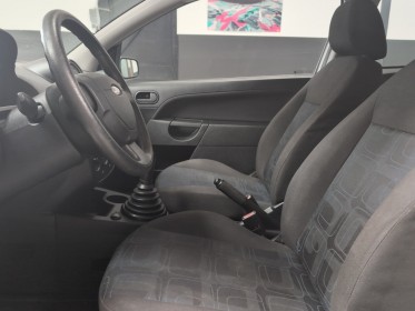 Ford fiesta 1.25l 75ch - garantie 12 mois- occasion simplicicar brest simplicicar simplicibike france