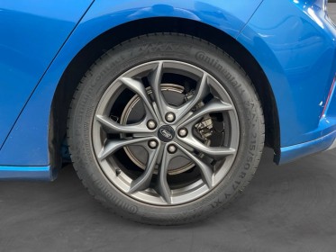 Ford focus 1.0 ecoboost 125 ss st line - garantie 12 mois occasion simplicicar lyon ouest simplicicar simplicibike france