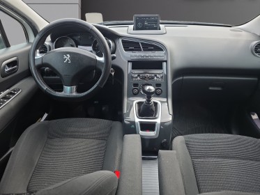 Peugeot 5008 1.6 bluehdi 120ch  bvm6 7 places allure //garantie 12 mois// occasion simplicicar lille  simplicicar...