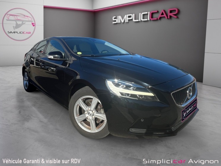 Volvo v40 d2 120 momentum / entretien full chez vovlo distri  vidange occasion avignon (84) simplicicar simplicibike france