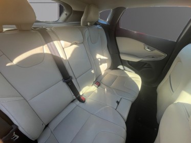 Volvo v40 d2 120 momentum / entretien full chez vovlo distri  vidange occasion avignon (84) simplicicar simplicibike france