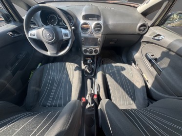 Opel corsa 1.2 - 80 twinport essentia occasion cannes (06) simplicicar simplicibike france