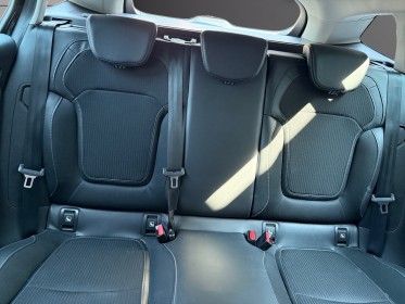 Renault megane iv estate e-tech plug-in hybride 160 business / entretien complet / garantie 12 mois occasion simplicicar...