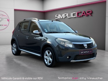 Dacia sandero 1.5 dci 70 eco2 lauréate distri ok / clim occasion simplicicar veauche simplicicar simplicibike france