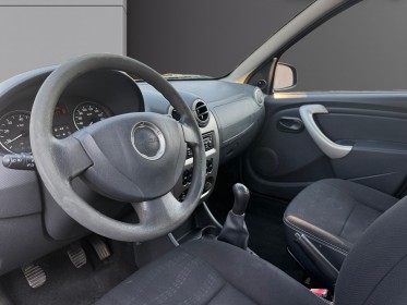 Dacia sandero 1.5 dci 70 eco2 lauréate distri ok / clim occasion simplicicar veauche simplicicar simplicibike france